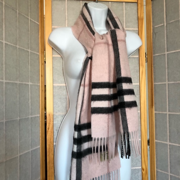 Burberry Accessories - Burberry Giant Check Scarf Pink/Black Pre-Owned